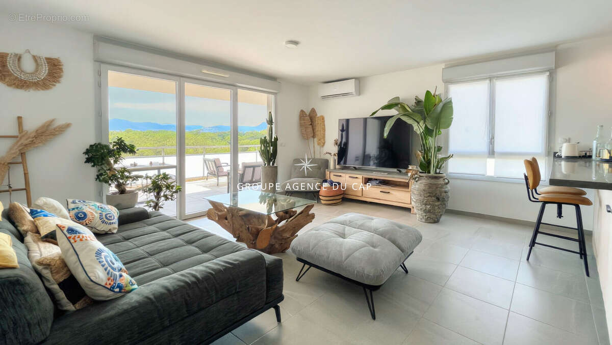 PUGET-SUR-ARGENS  Appartement 3 pièces de 88 m² avec terrasse de 21m²,  garage et piscine - photo 11