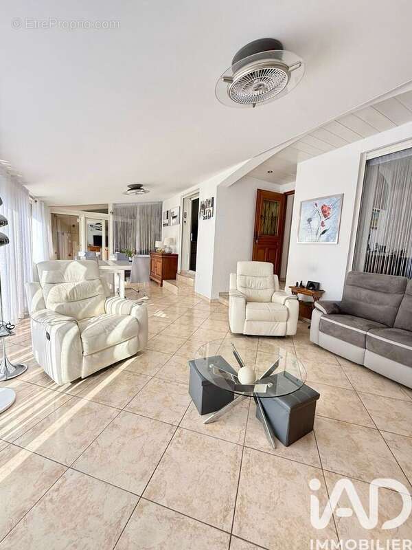 Photo 3 - Maison à CUERS