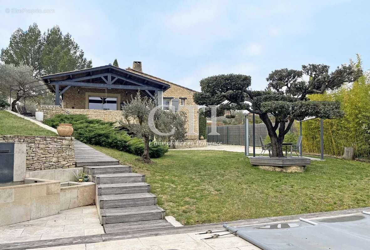 Maison à VAISON-LA-ROMAINE