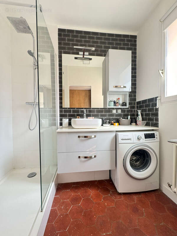 Appartement à PARIS-20E