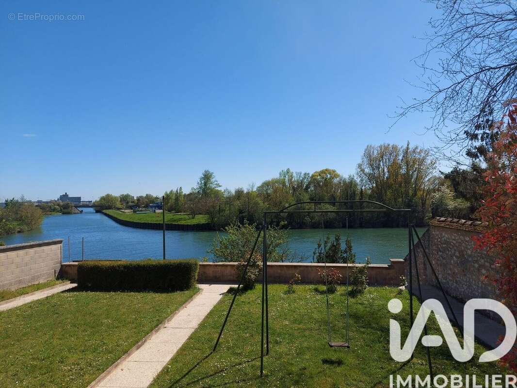 Photo 2 - Maison à MONTEREAU-FAULT-YONNE