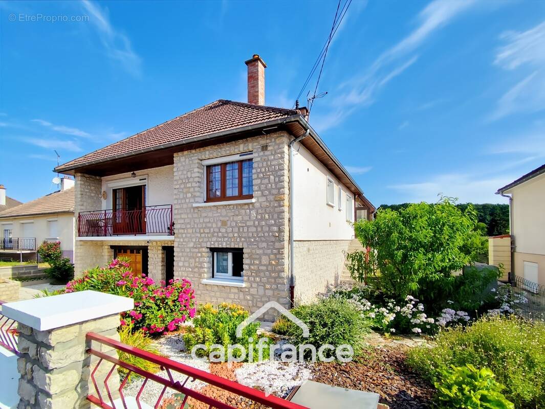 Maison à BESSE-SUR-BRAYE