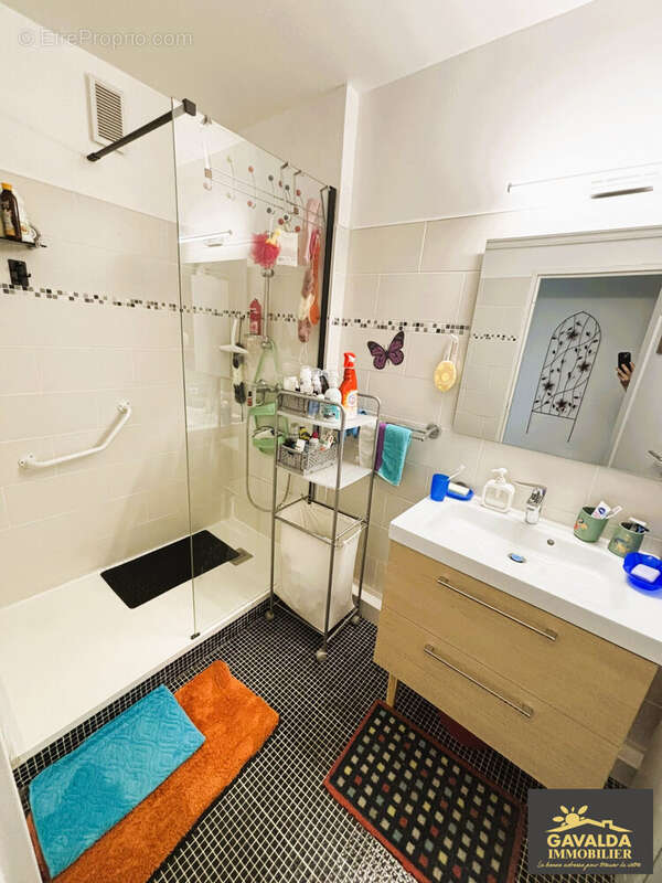 Salle d'eau - Appartement à PERPIGNAN