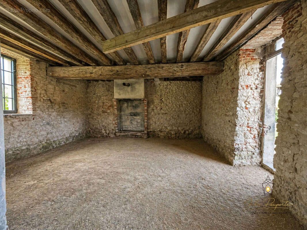 Maison à MORMANT-SUR-VERNISSON
