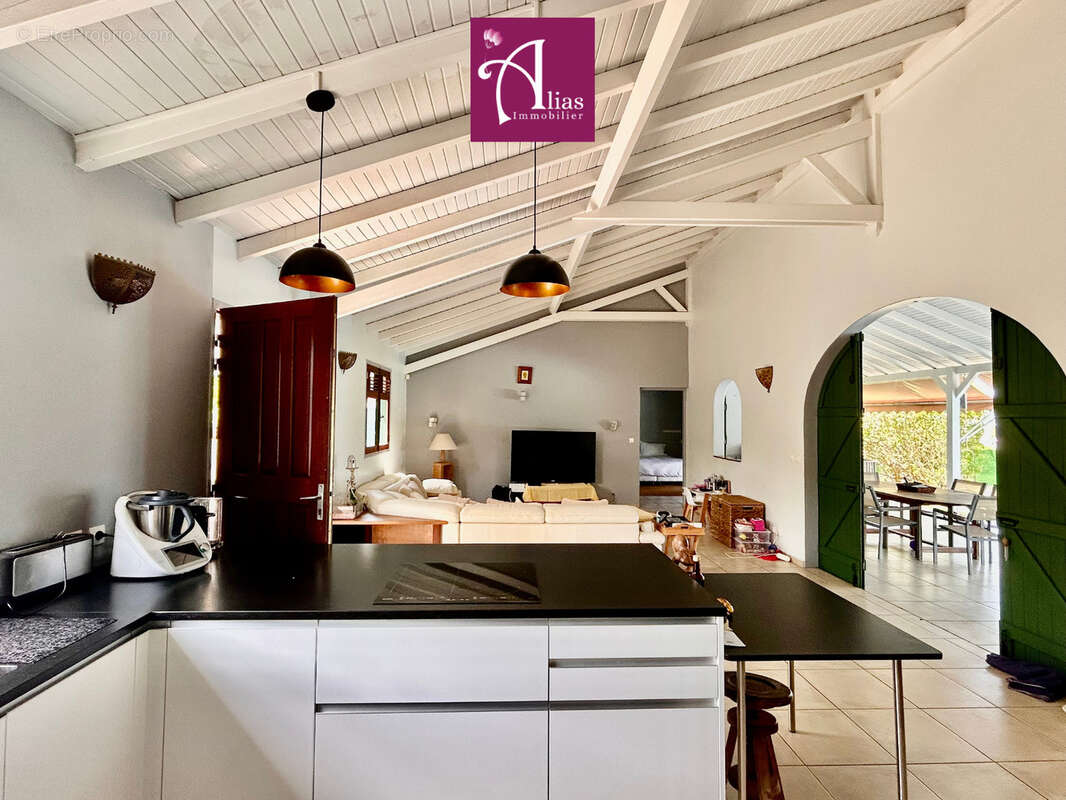 Maison à PETIT-BOURG