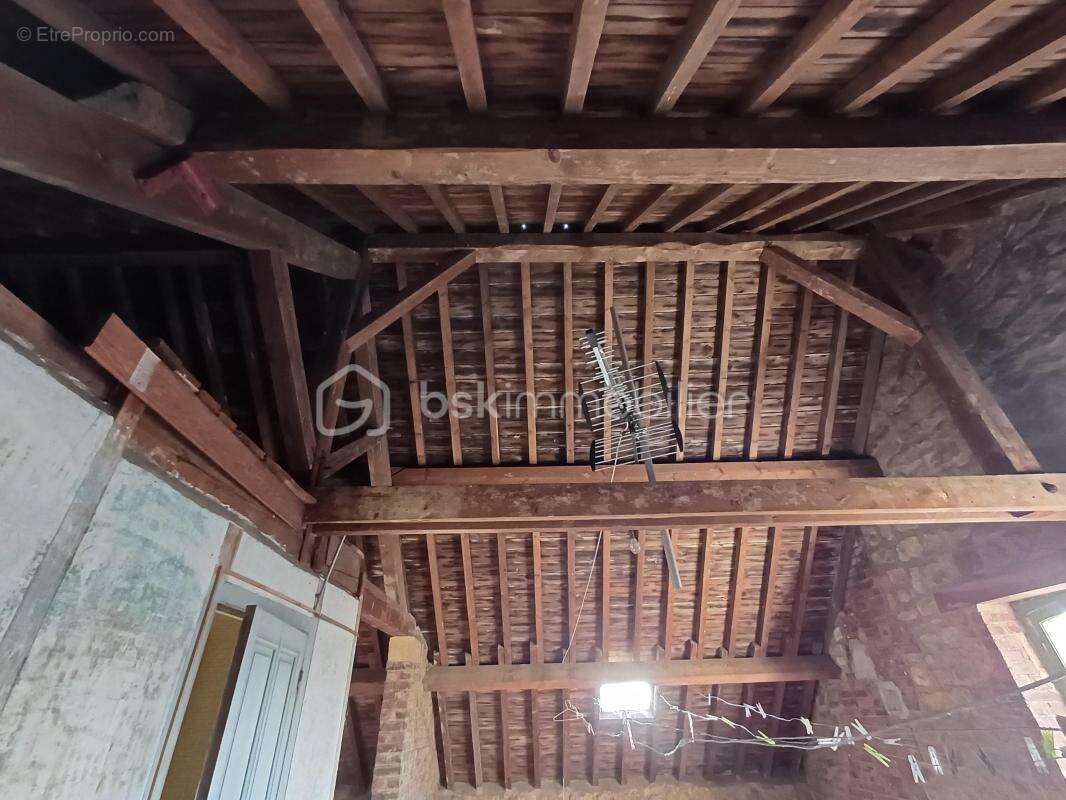 Maison à POURU-SAINT-REMY