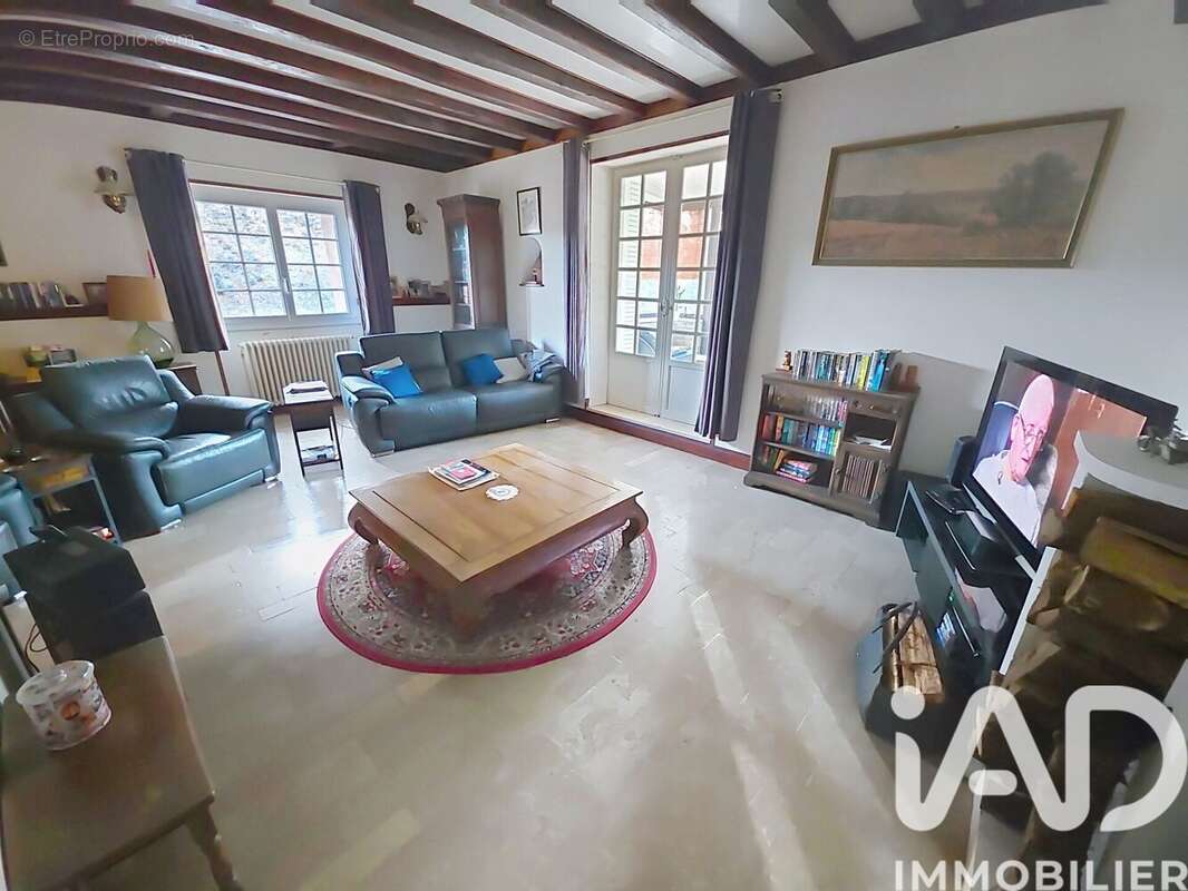 Maison 290 m² à Marthon  - photo 6