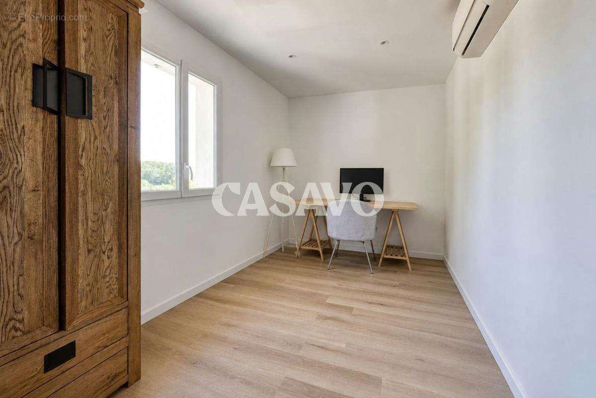 Vente Appartement 3 pièces de 69m² - 13640 La Roque-d'Anthéron - photo 11