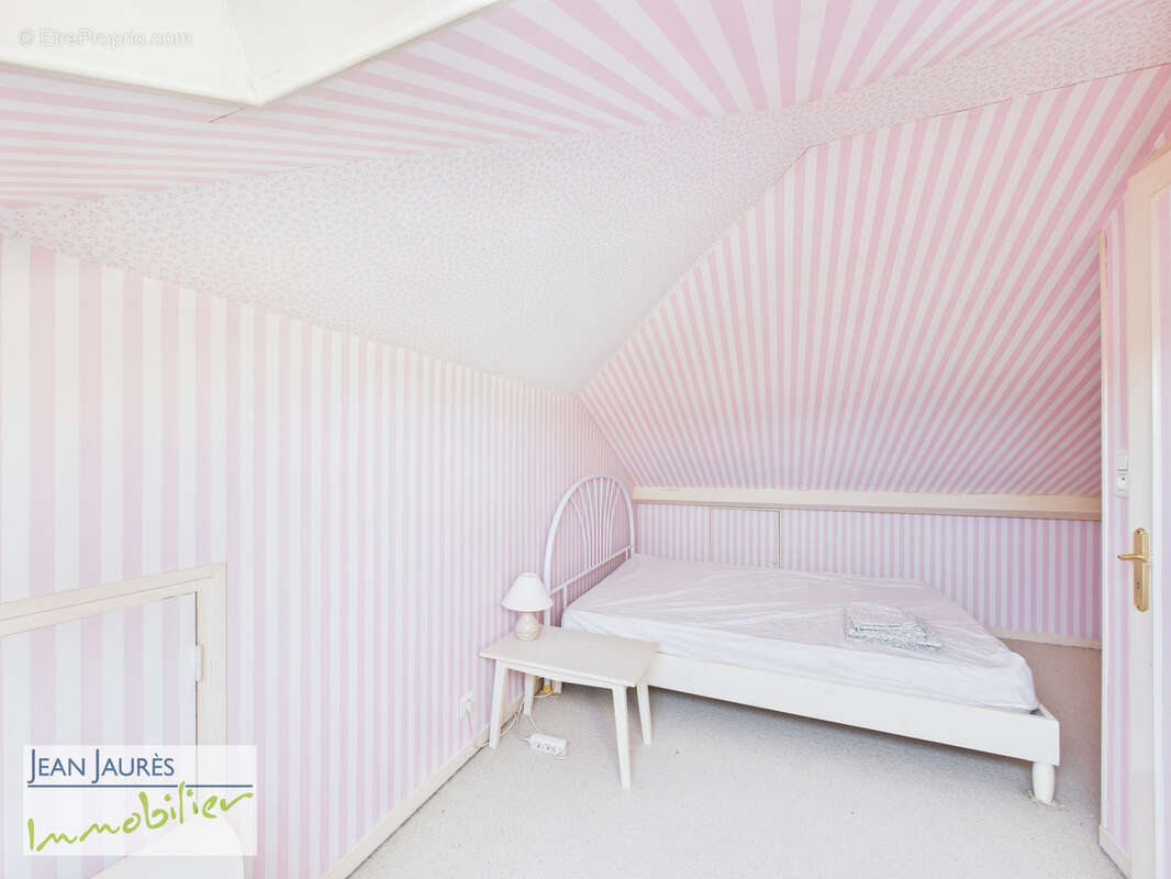 Maison à LA CHAPELLE-SAINT-LUC