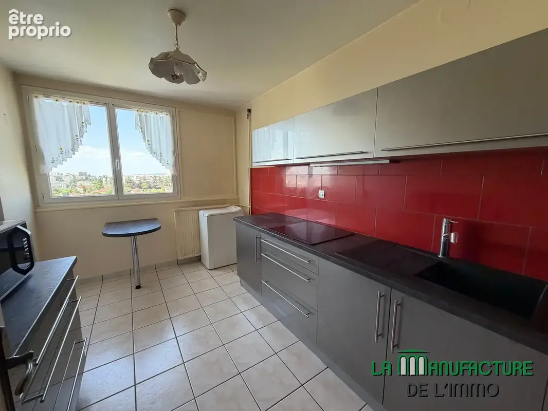 Appartement F3 - 69,37M2 - Cave - Saint-Etienne Secteur La Metare. - photo 4