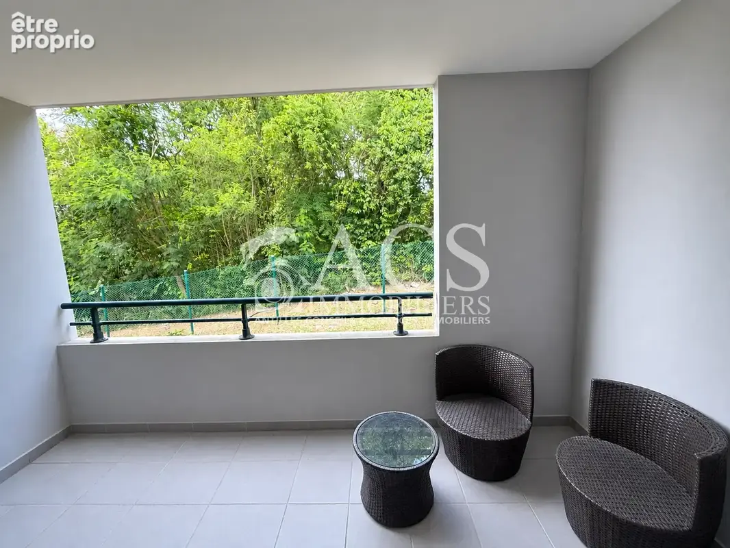 STUDIO meublé vue jardin ANSE MITAN - photo 1