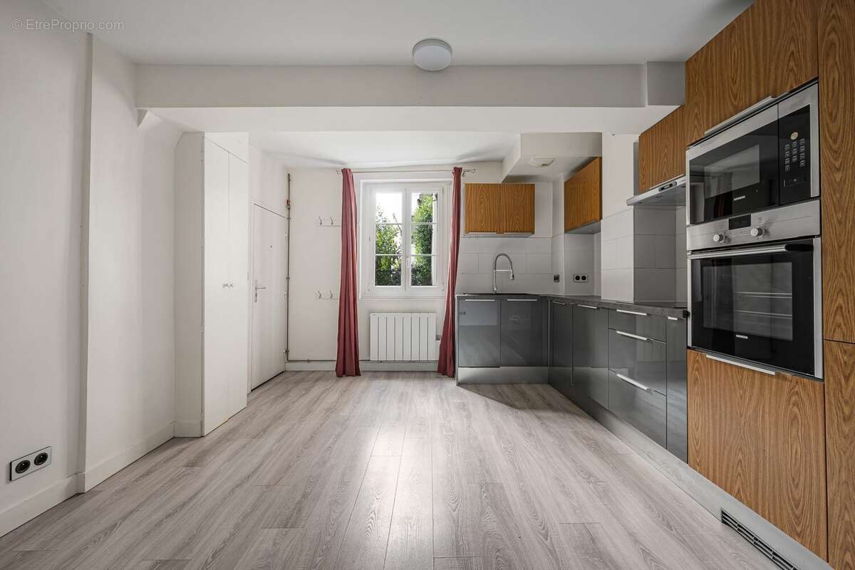 Appartement à PARIS-3E