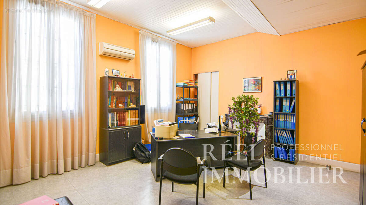Immeuble de rapport au coeur de la basse ville - photo 13