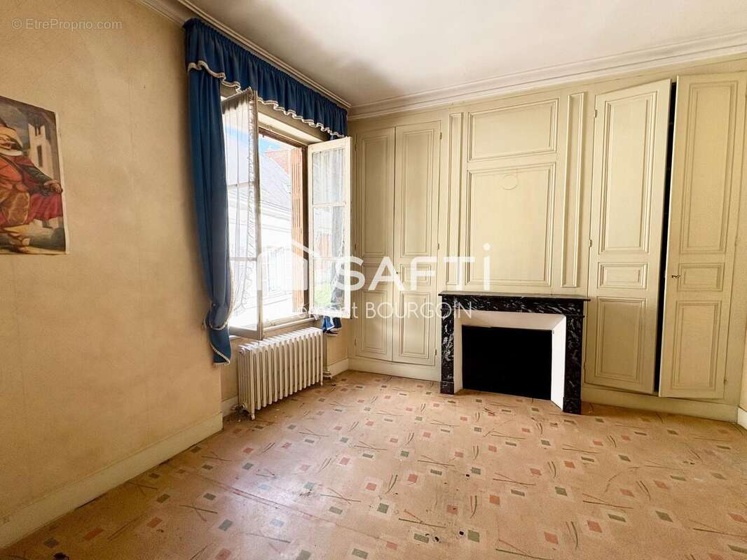 Appartement 188 m² à Le Grand-Luce  - photo 4