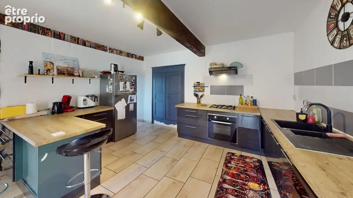 Une maison rénovée, spacieuse et prête à accueillir votre famille ! - photo 3