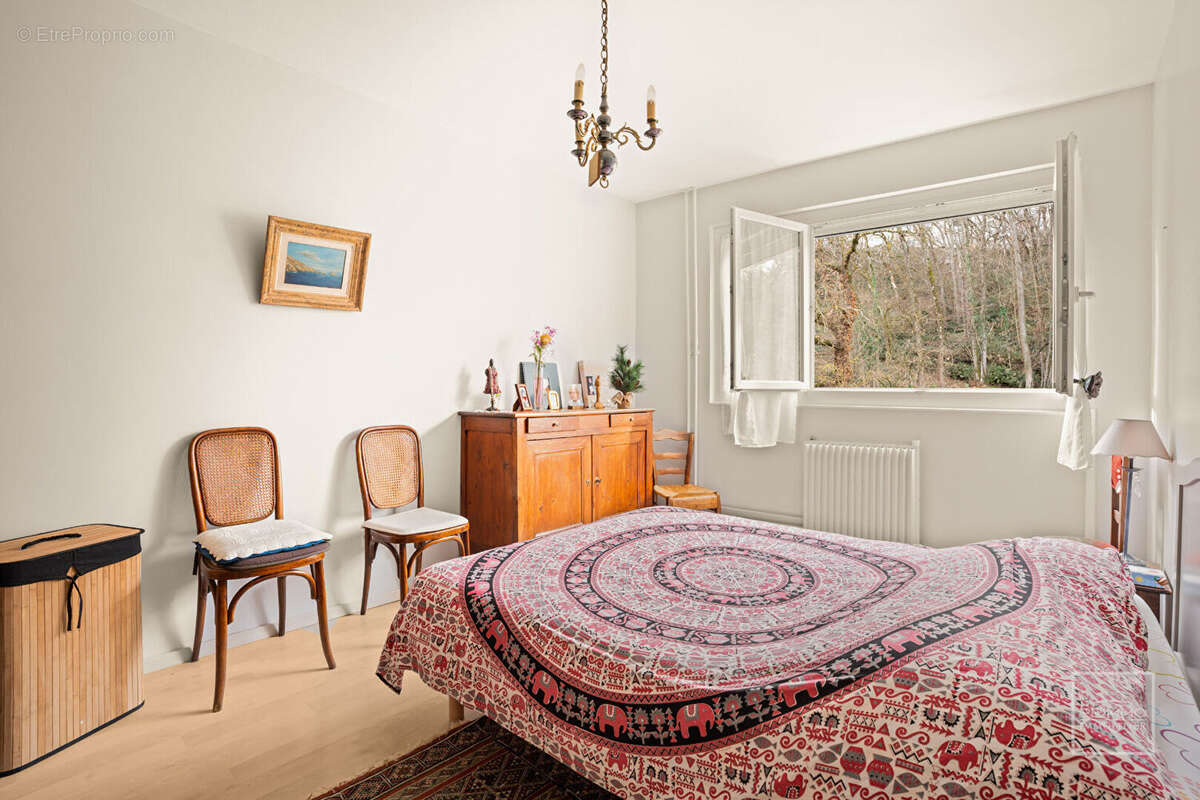 Appartement à NEUVILLE-SUR-SAONE