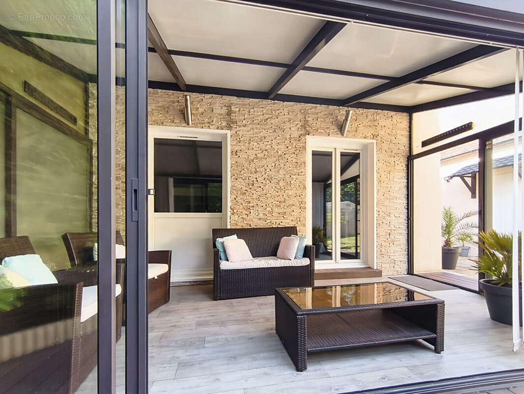 Maison à VERT-SAINT-DENIS