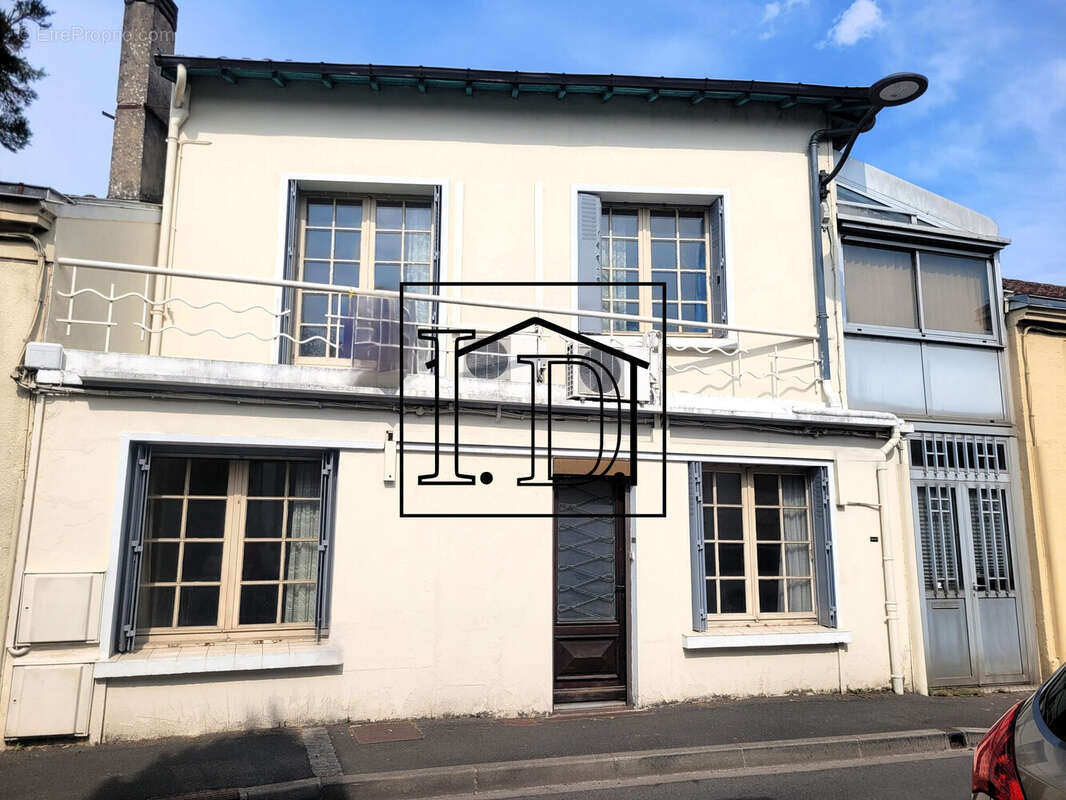 vue de la rue - Maison à BERGERAC