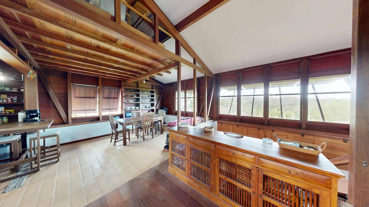 Maison 180 m² à Schoelcher  - photo 4