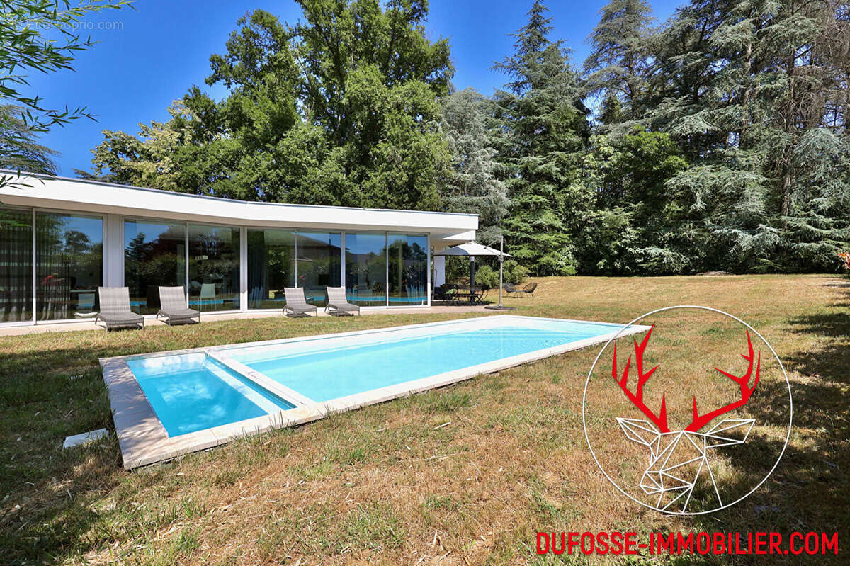 Maison à CHARBONNIERES-LES-BAINS