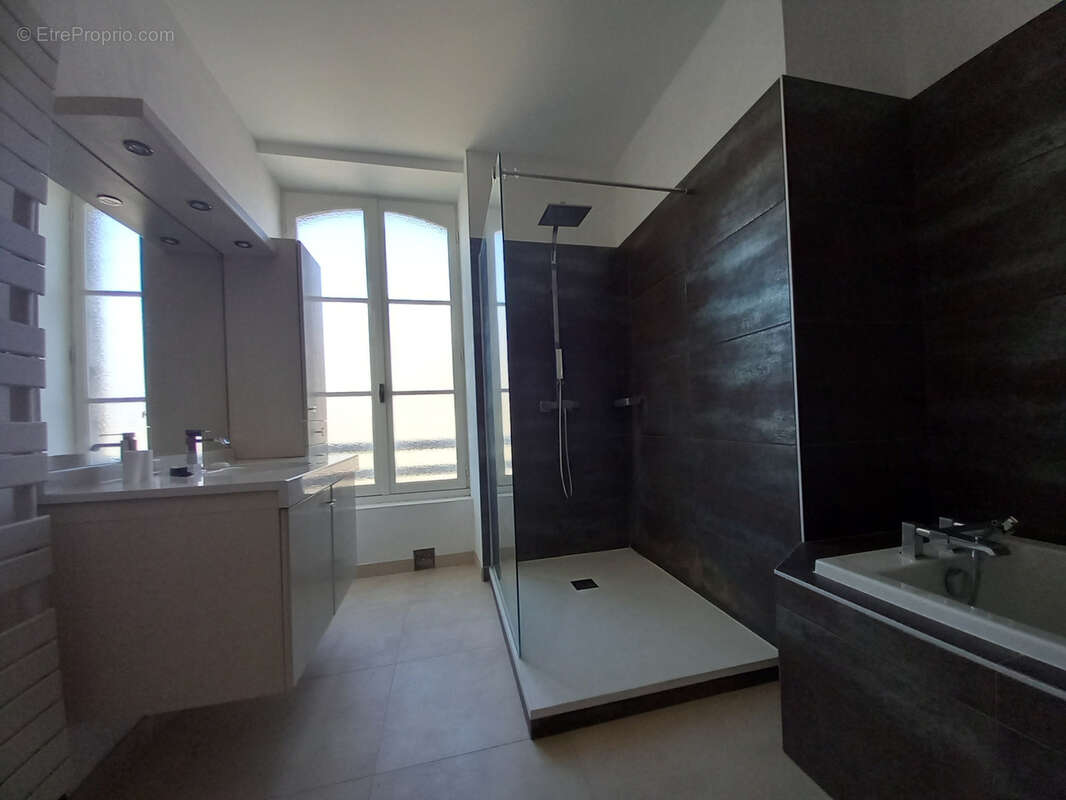 Appartement à FOUGERES