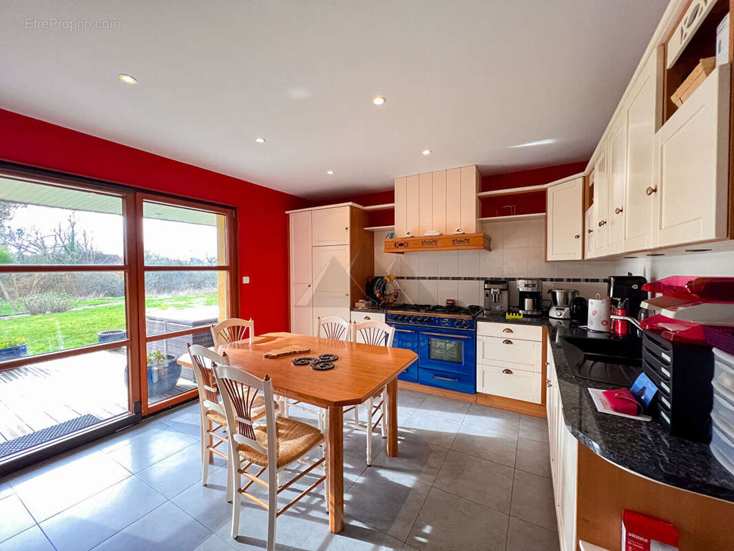 Maison à LAMPAUL-PLOUARZEL