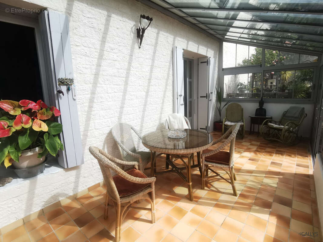 Maison à CHENAC-SAINT-SEURIN-D'UZET