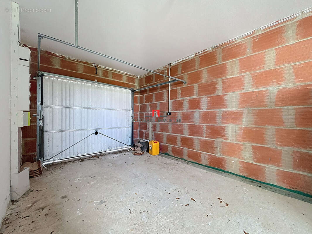 Maison à SAINT-GENES-DE-BLAYE