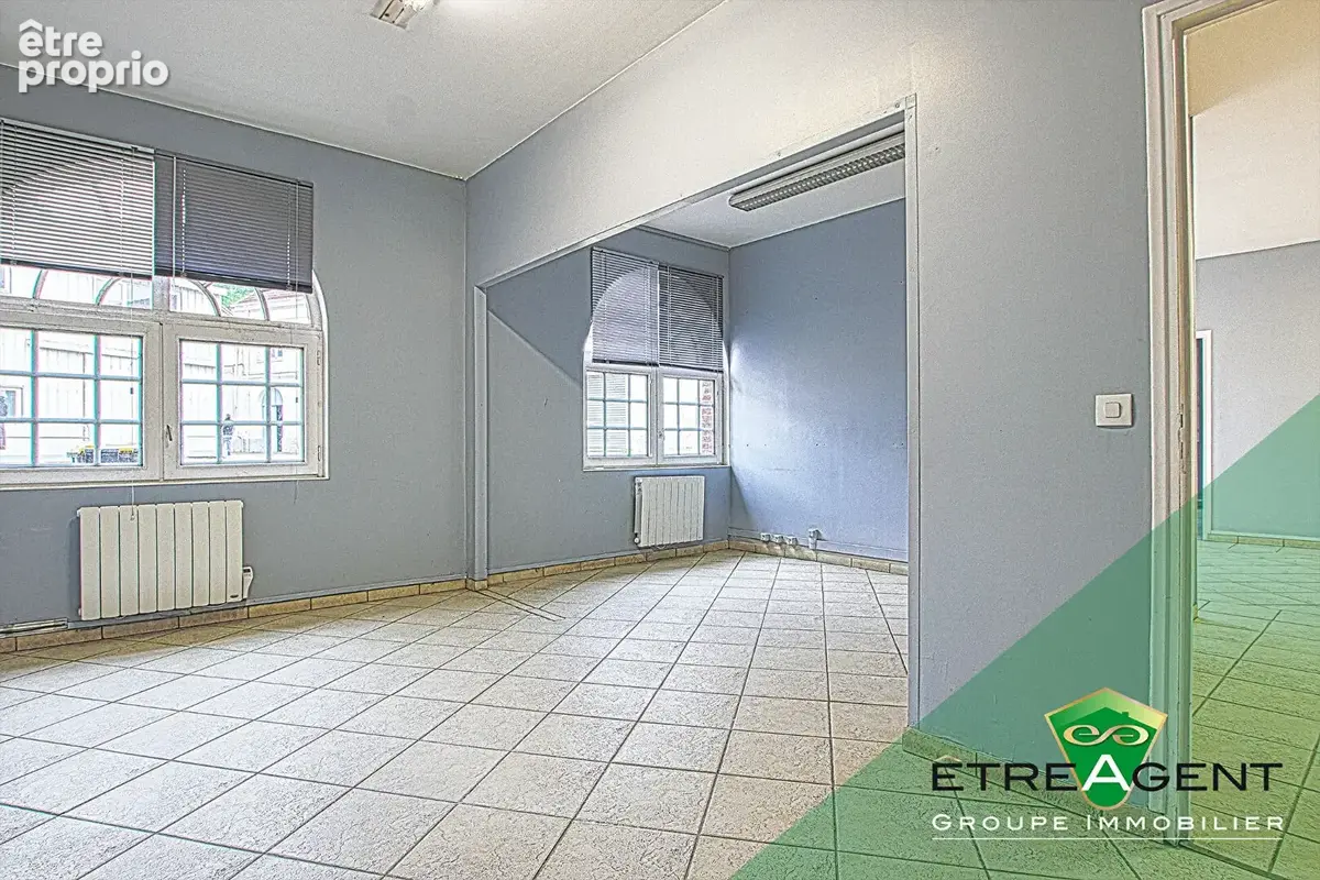Local commercial 300m² plain-pied avec parking - Charleval - photo 7