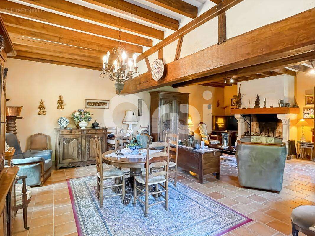 Maison à GROSSOEUVRE