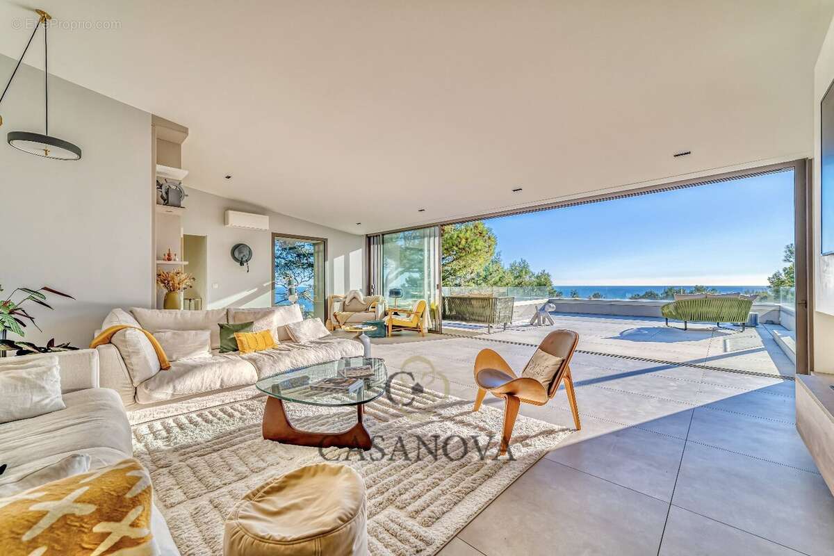 Villa contemporaine vue mer avec piscine et appartement indépendant à Sète Mont Saint-Clair - photo 2