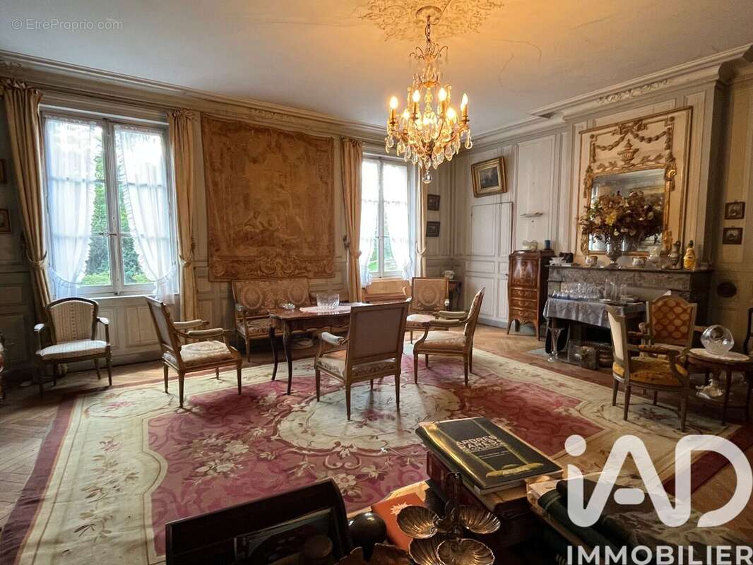 Maison 558 m² à Ternay  - photo 3