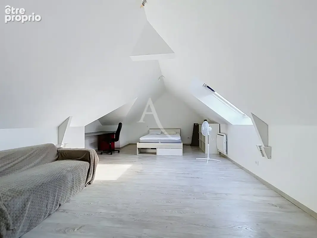 Longué-jumelles - maison contemporaine avec piscine, 5 chambres et plus de 184 m² habitables - photo 10
