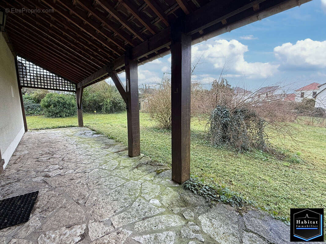 Maison à LE PLESSIS-BELLEVILLE