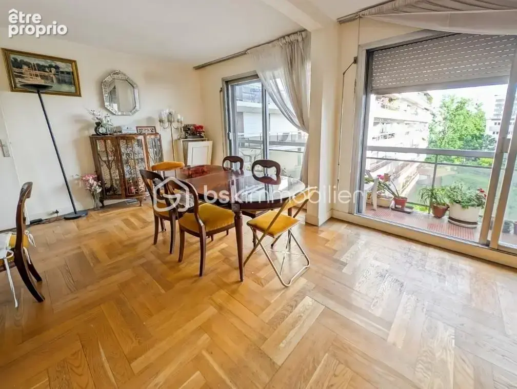 Appartement F5 avec 3 chambres Grand Séjour 30m2double balcon traversant Sud/Nord avec place de parking et cave - photo 3