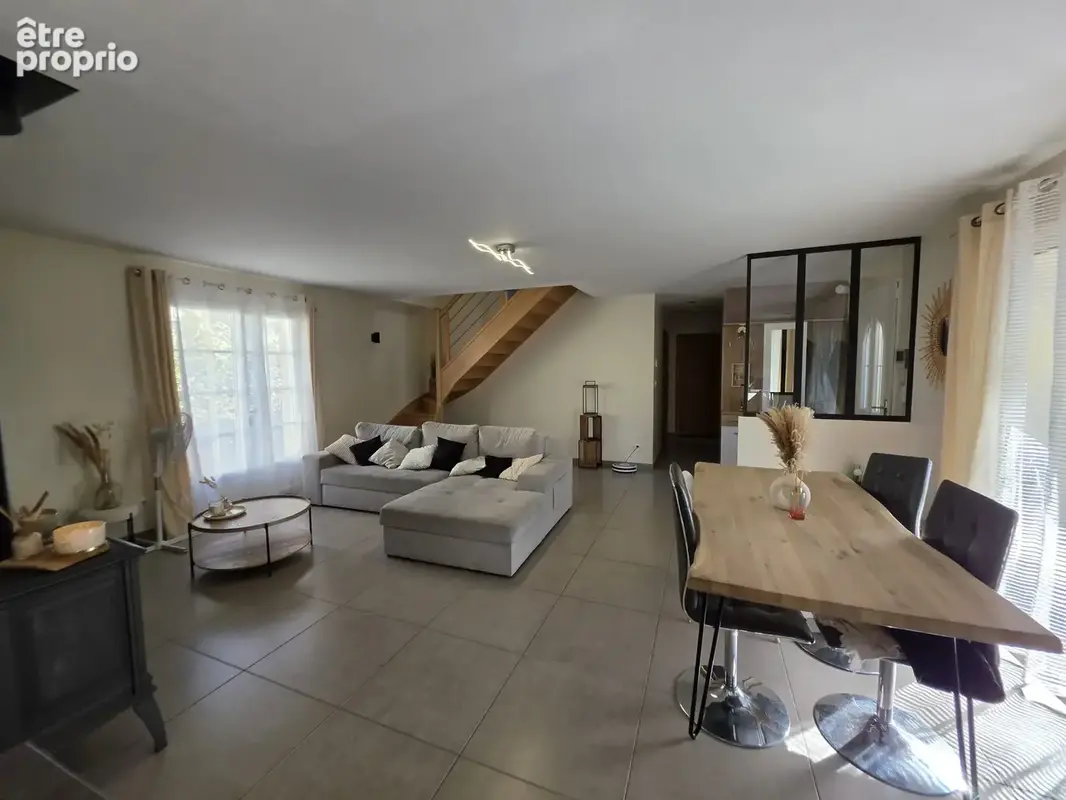 Maison 6 pièces 137 m² à vendre à Donnery (45450) - photo 2