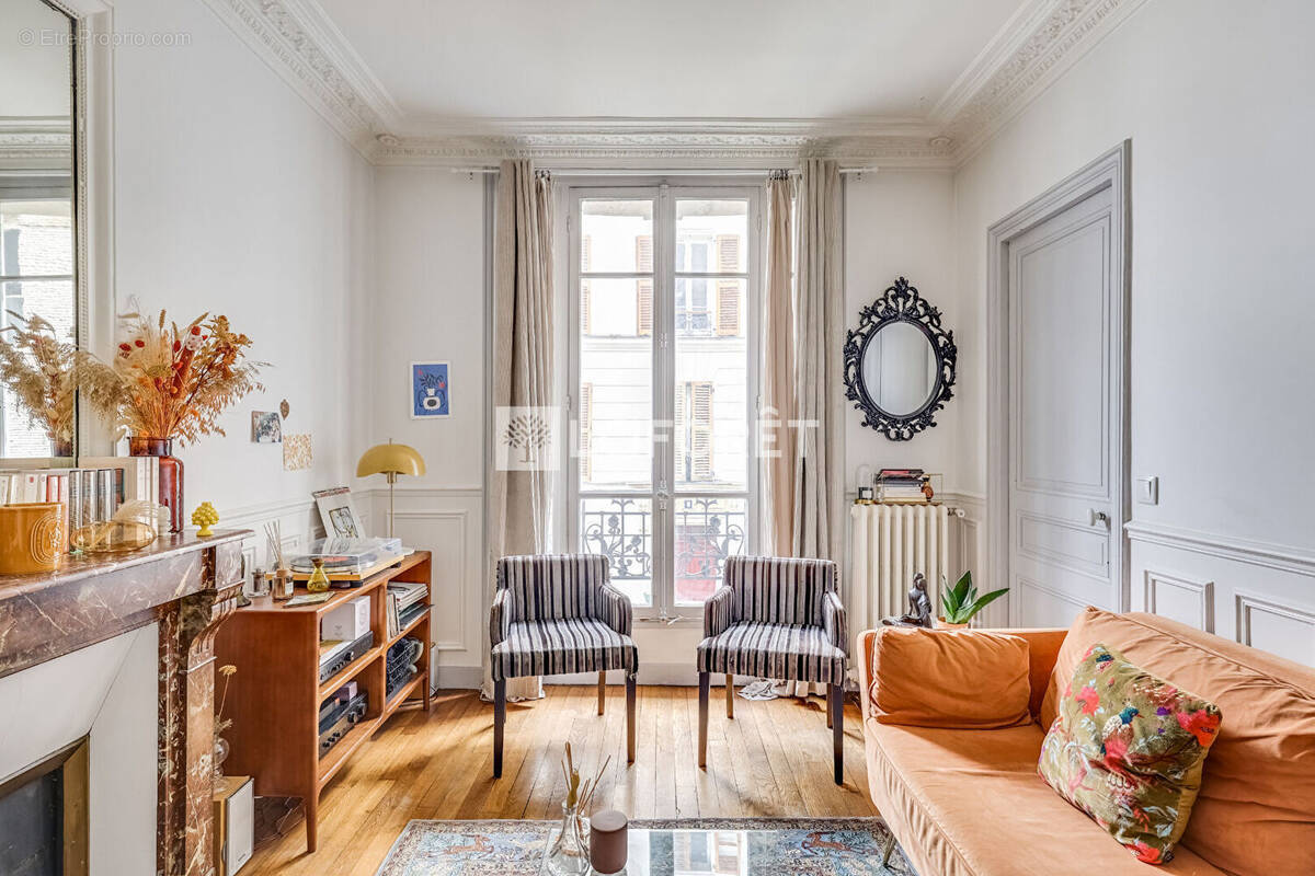 Appartement à PARIS-14E