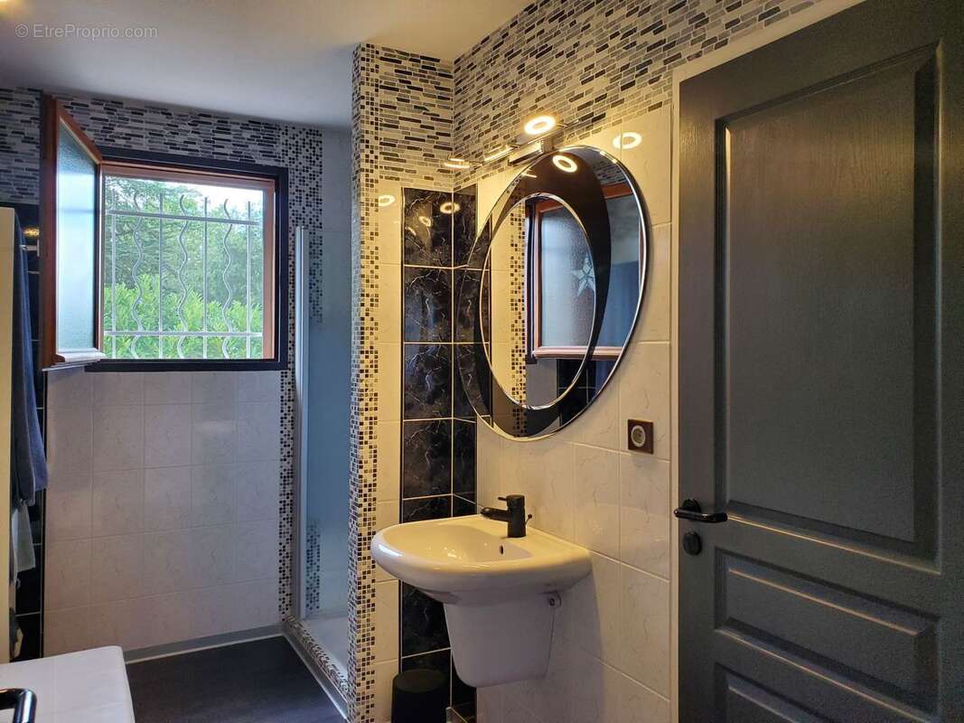 Maison à CHAMPNIERS