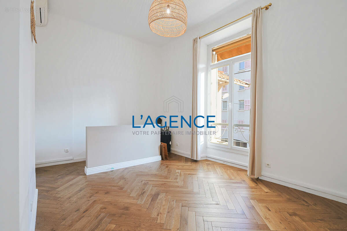 Appartement à HYERES