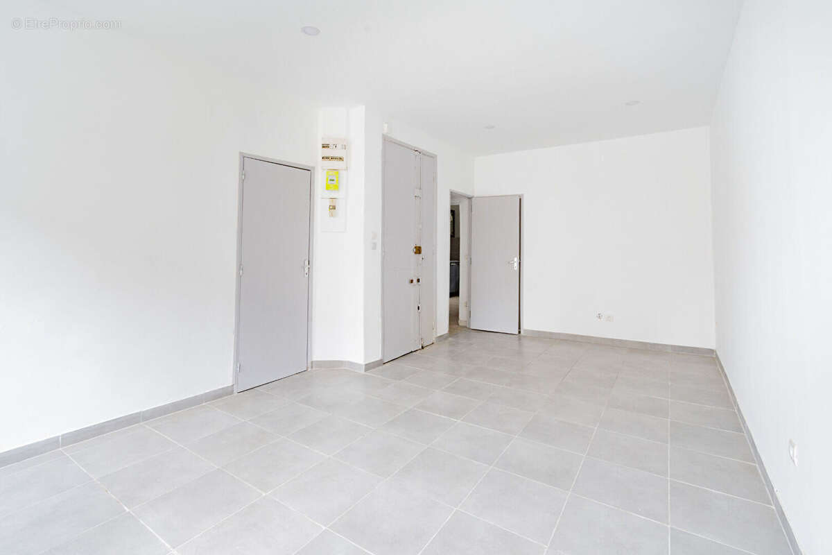 Appartement à MARSEILLE-1E