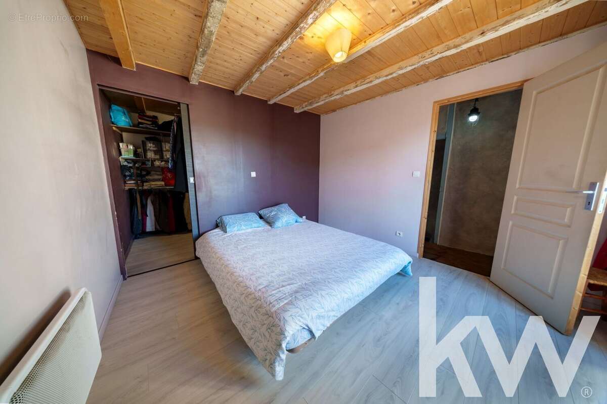 Maison à LES MARTRES-DE-VEYRE