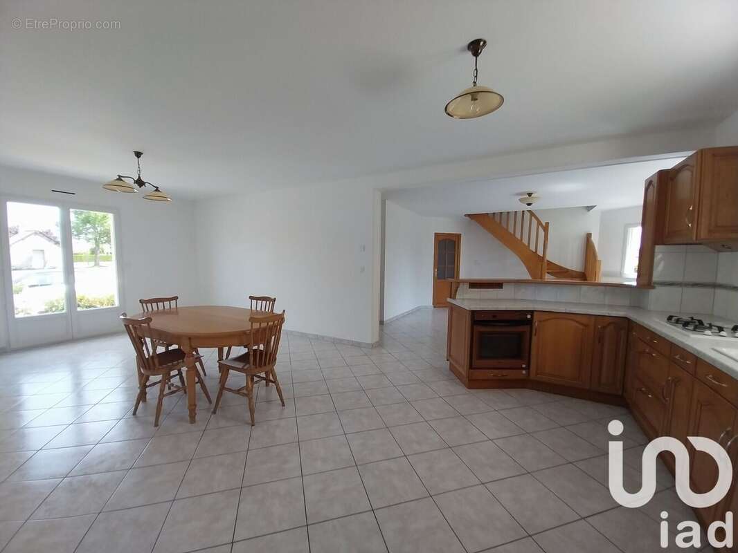 Photo 8 - Maison à MEZIERES-SUR-COUESNON