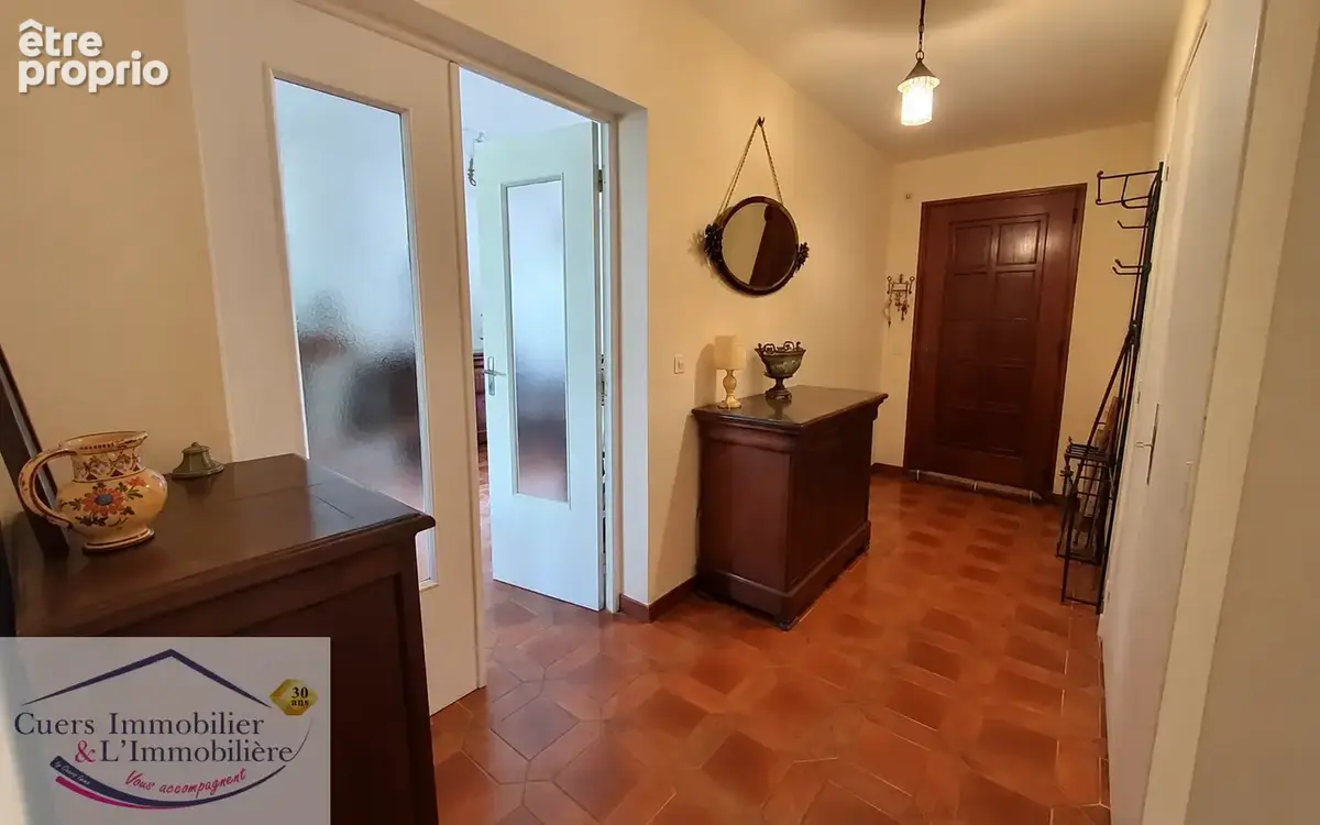 Cuers, villa t5 de plain-pied + garages - photo 9