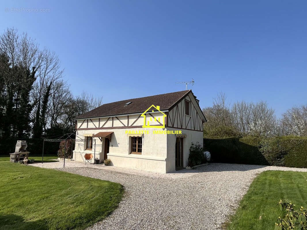 Maison à SAINT-ROMAIN-DE-COLBOSC
