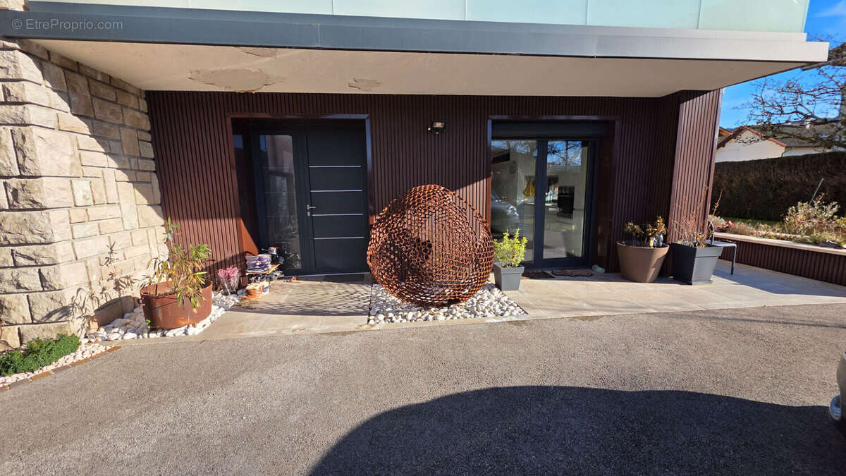 Maison à MONTREAL-LA-CLUSE