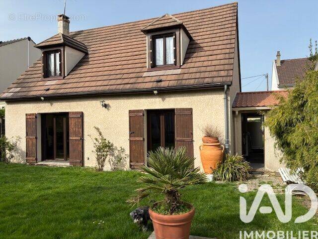 Photo 1 - Maison à LIVRY-GARGAN