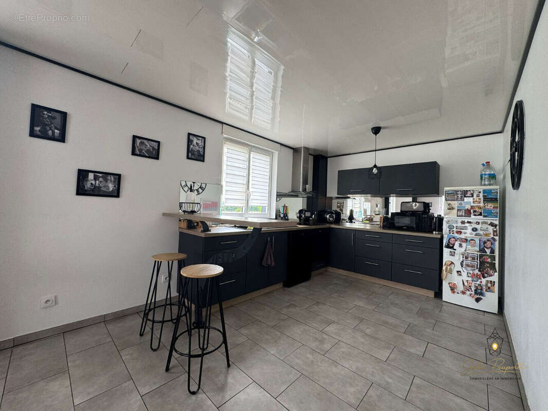 Maison 98 m² à Saint-Germain-Des-Pres  - photo 3