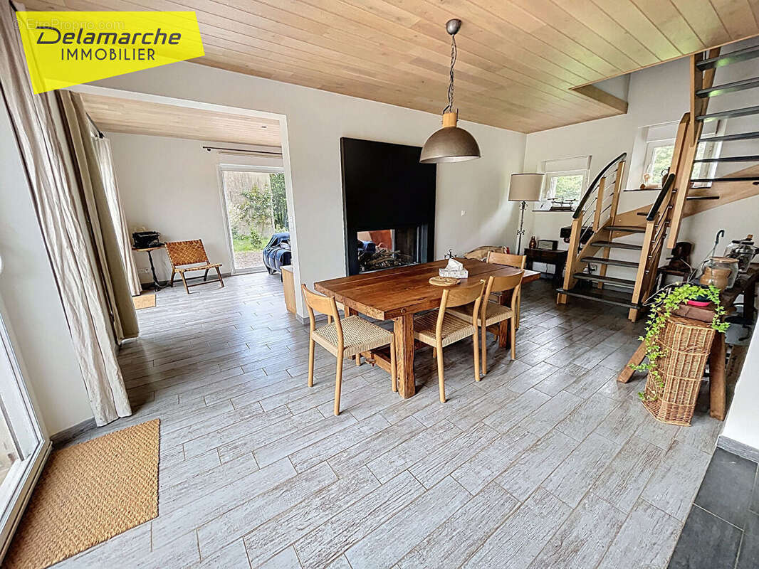 Maison à SAINT-SAUVEUR-LENDELIN