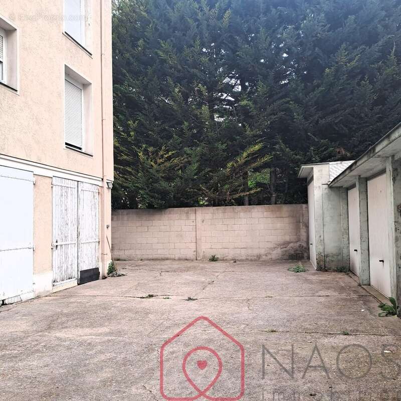 Commerce à L'ILE-SAINT-DENIS