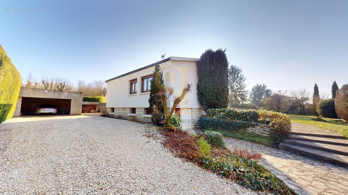 Maison à SOISY-SUR-SEINE